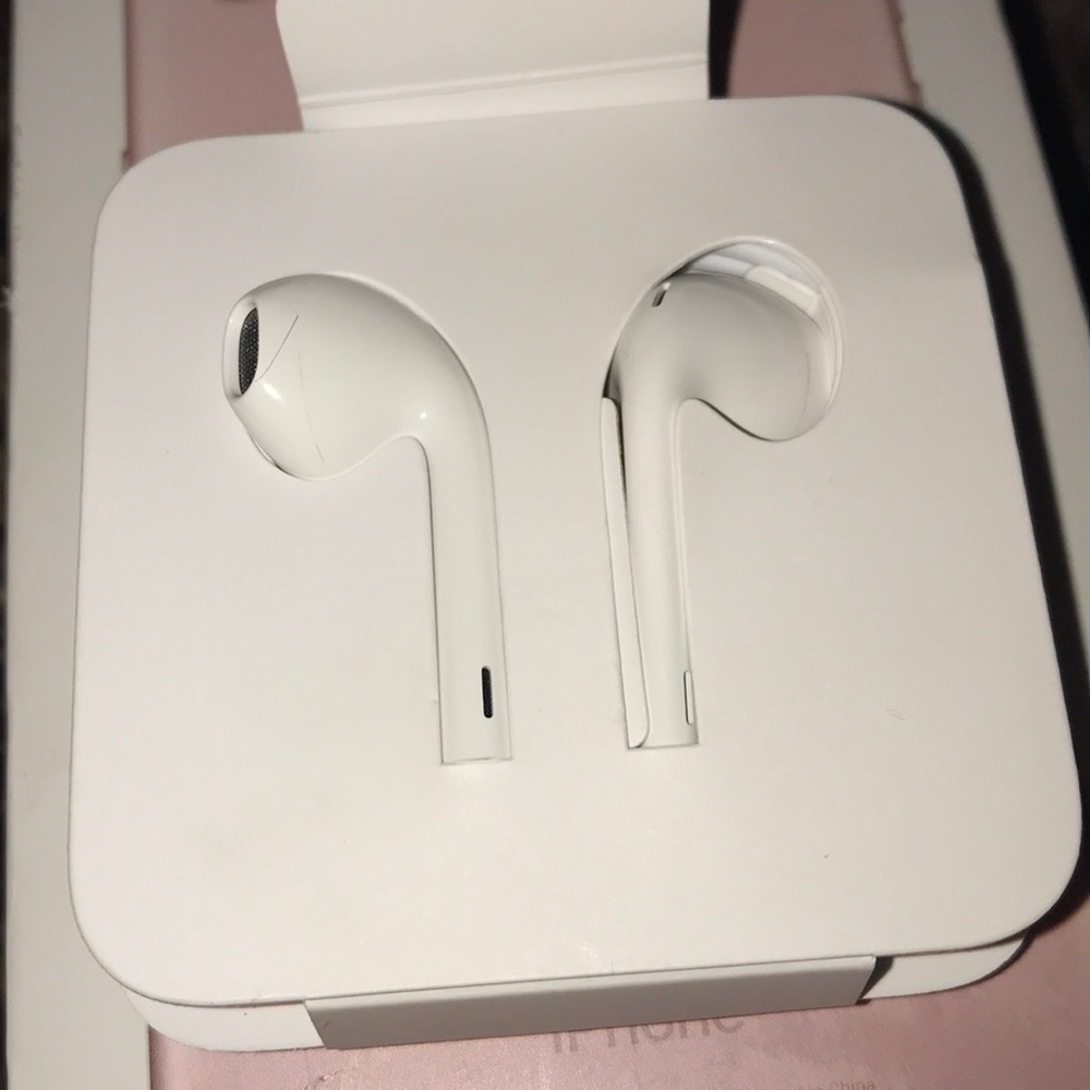 NWT APPLE EARPODS